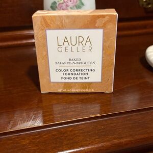 Laura Geller Baked Color Correcting Foundation - Fair